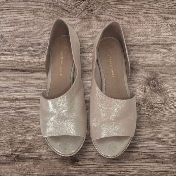 Anthropologie Open Toe Flats Metallic Beige Leather Shoes - Size: 8 - Picture 2 of 13